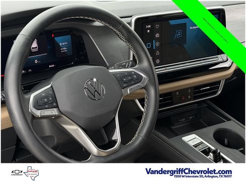 Used 2024 Volkswagen Atlas Cross Sport SE FWD image 12