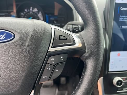 Certified 2024 Ford Edge Titanium AWD/4WD image 17