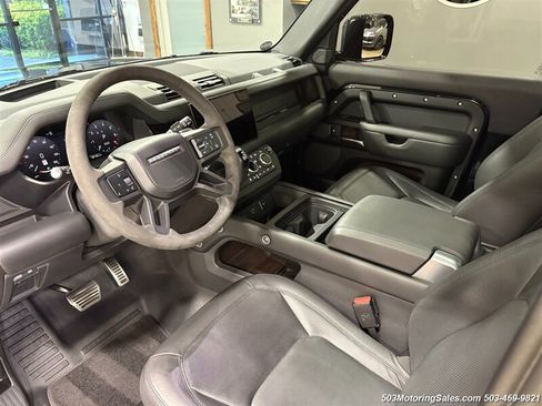 Used 2023 Land Rover Defender 90 V8 AWD/4WD image 18