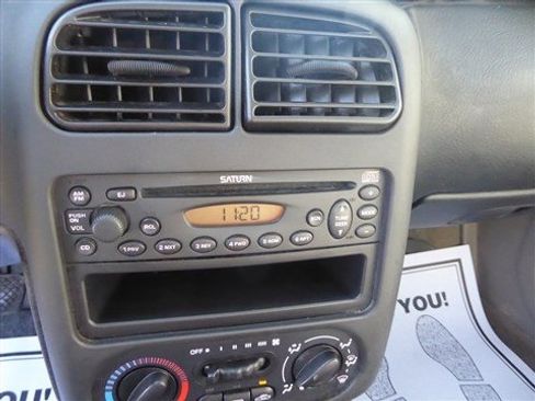 Used 2002 Saturn S-Series SL1 image 10