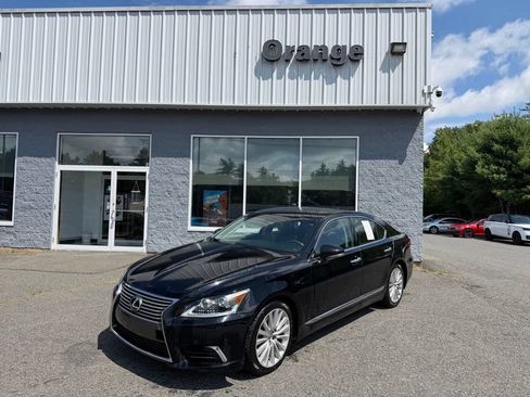 Used 2017 Lexus LS 460 AWD w/ Comfort Package image 2