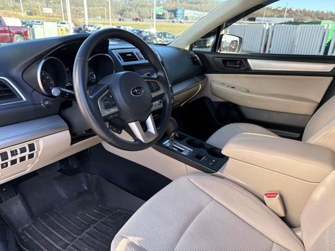 Used 2017 Subaru Outback 2.5i image 32