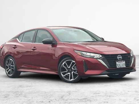 Used 2025 Nissan Sentra SR image 2