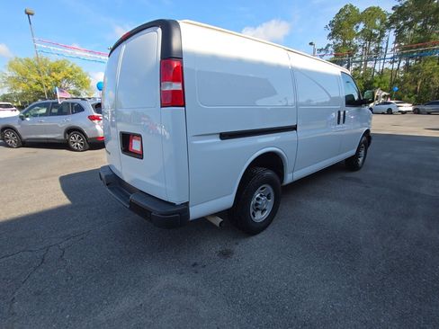 Used 2022 Chevrolet Express 2500 w/ Driver Convenience Package RWD image 6