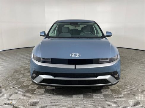 New 2025 Hyundai Ioniq 5 SE image 25