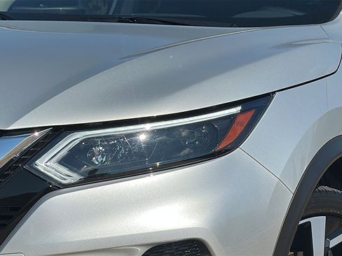 Used 2021 Nissan Rogue Sport SL w/ Premium Package image 4