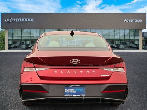 Certified 2025 Hyundai Elantra Limited FWD image 6