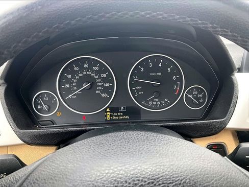 Used 2016 BMW 320i xDrive Sedan image 17