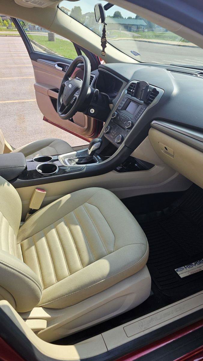 Used 2013 Ford Fusion SE FWD image 9