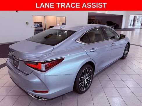Certified 2022 Lexus ES 350 w/ Premium Package image 7