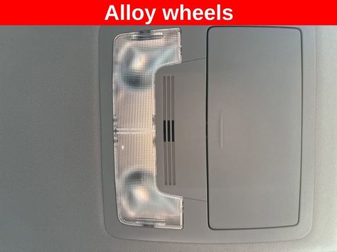 Used 2017 Toyota Camry SE image 22