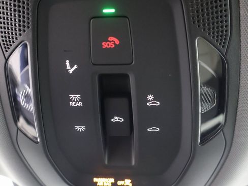 Used 2025 Audi Q6 e-tron Premium Plus image 9