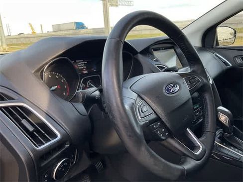 Used 2018 Ford Focus Titanium image 10
