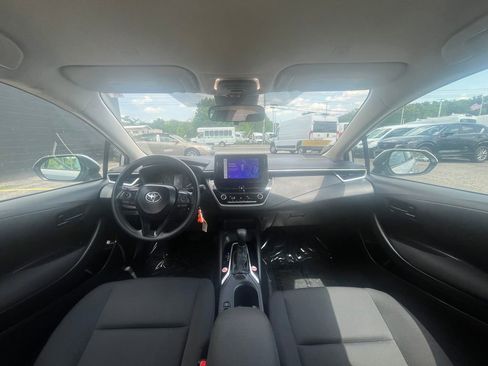 Used 2024 Toyota Corolla LE FWD image 17