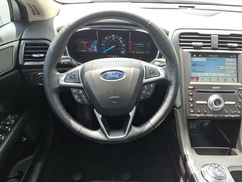 Used 2019 Ford Fusion Titanium FWD image 28
