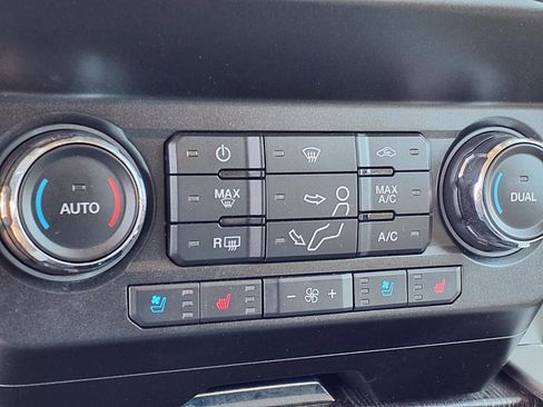 Used 2021 Ford F250 Lariat w/ Lariat Value Package AWD/4WD image 24