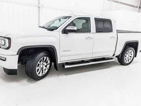 Used 2017 GMC Sierra 1500 Denali AWD/4WD image 3