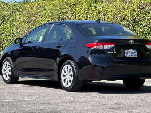 Used 2025 Toyota Corolla LE w/ Convenience Package FWD image 7