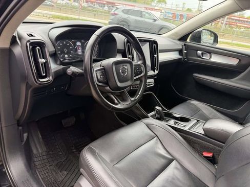 Used 2019 Volvo XC40 T5 Momentum AWD/4WD image 12