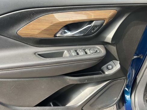 Used 2020 GMC Terrain SLE w/ Driver Convenience Package image 17