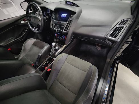 Used 2017 Ford Focus RS image 11