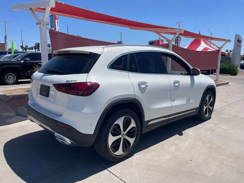 Used 2025 Mercedes-Benz GLA 250 4MATIC image 2