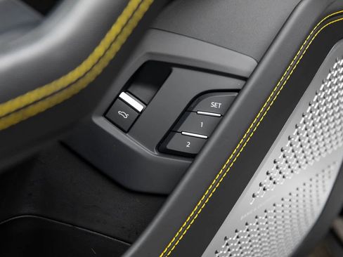 Used 2022 Lamborghini Urus image 24