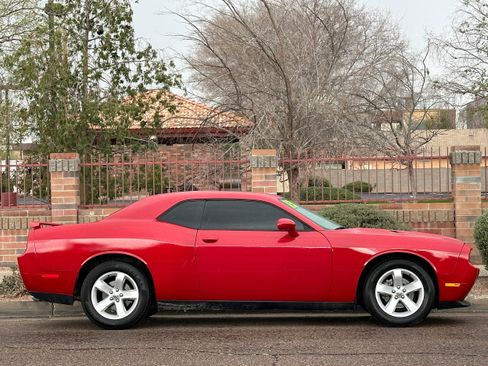 Used 2013 Dodge Challenger SXT Plus image 10