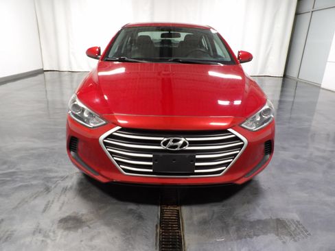 Used 2017 Hyundai Elantra SE FWD image 2