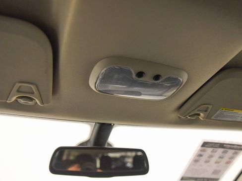 Used 2019 Dodge Journey SE image 18