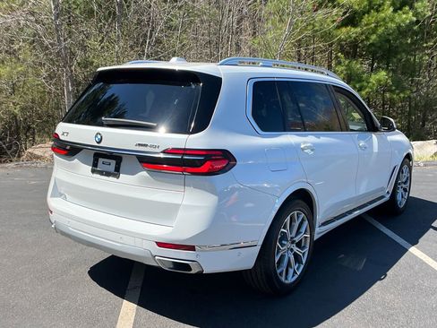 Used 2023 BMW X7 xDrive40i w/ Premium Package AWD/4WD image 5