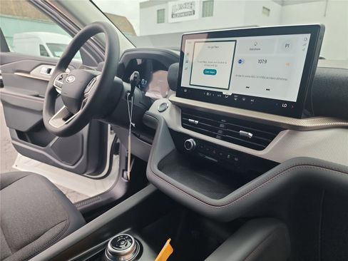 New 2026 Ford Explorer Active RWD image 26