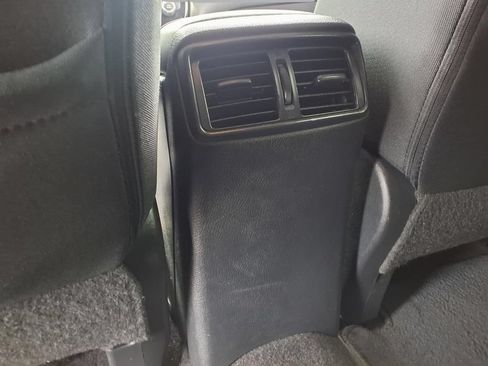 Used 2018 Nissan Rogue SV w/ Premium Package FWD image 23