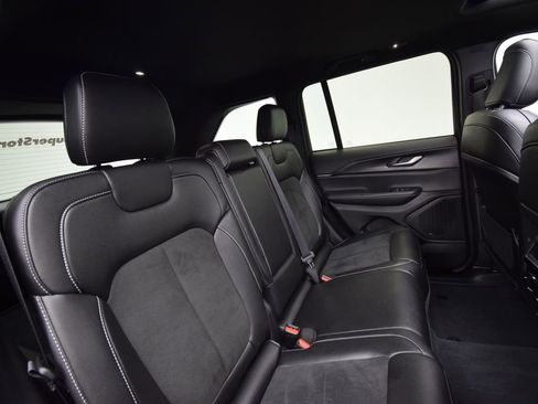 Used 2023 Jeep Grand Cherokee Altitude image 25