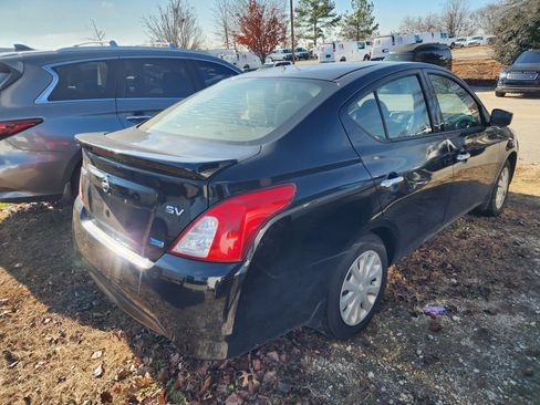 Used 2016 Nissan Versa SV image 8