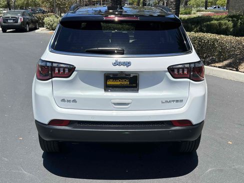Used 2025 Jeep Compass Limited AWD/4WD image 15