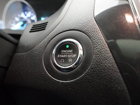 Used 2017 Ford Explorer XLT w/ Equipment Group 202A image 31