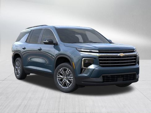 New 2026 Chevrolet Traverse LT w/ Driver Confidence Package image 8