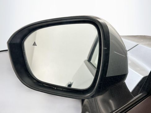 Used 2023 Nissan Rogue SV image 16