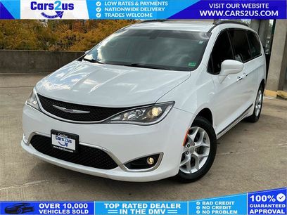 Used 2017 Chrysler Pacifica Touring-L w/ Tire & Wheel Group