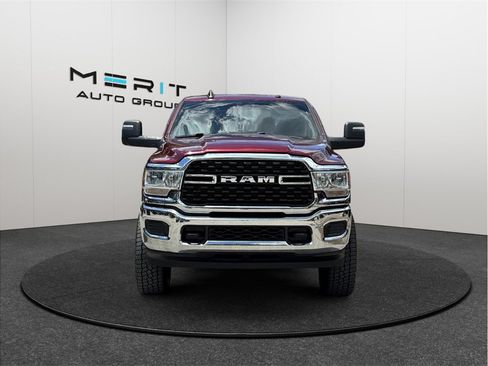 Used 2023 RAM 2500 Big Horn AWD/4WD image 3