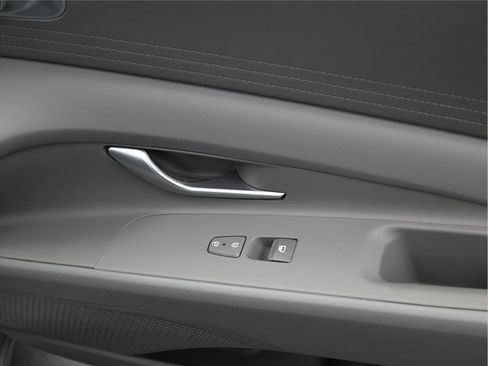 New 2026 Hyundai Elantra SE FWD image 5