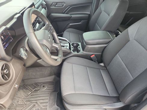 Used 2023 Chevrolet Colorado Trail Boss AWD/4WD image 19