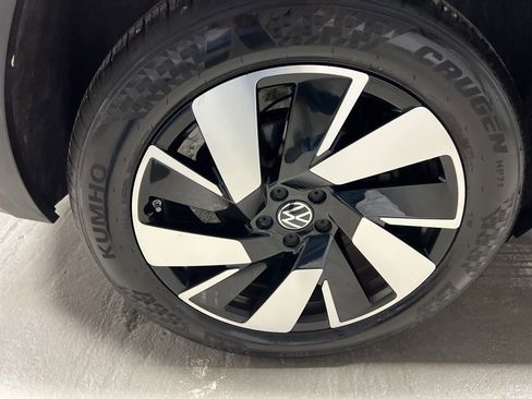 Used 2025 Volkswagen Atlas Cross Sport SE image 38