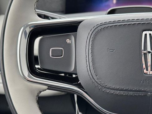 New 2025 Lincoln Navigator Reserve image 21