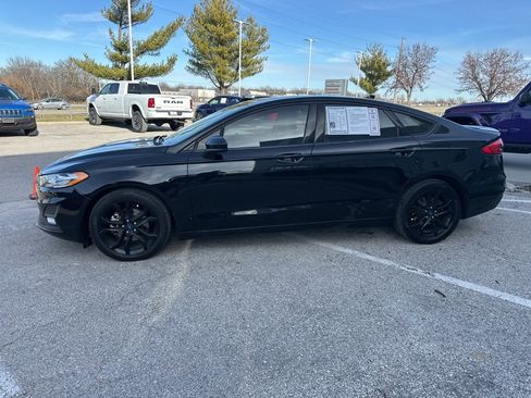 Used 2019 Ford Fusion SE w/ Equipment Group 151A image 16