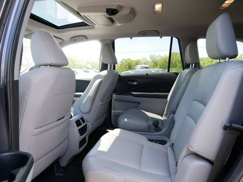 Used 2022 Honda Pilot Touring image 16