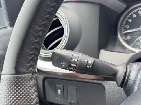 Used 2023 Toyota Tacoma SR5 w/ Technology Package AWD/4WD image 18