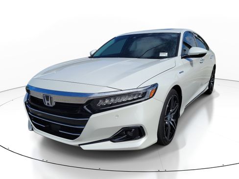 Used 2021 Honda Accord Touring image 3