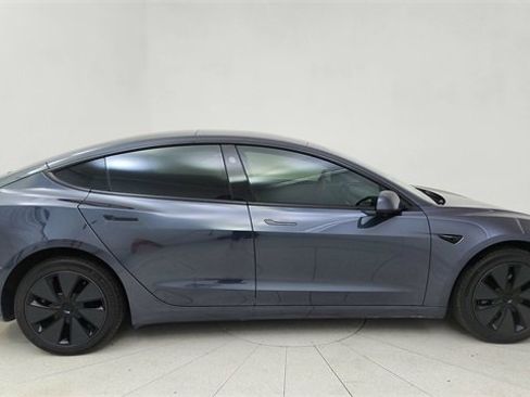Used 2025 Tesla Model 3 Long Range image 11